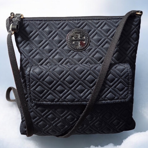 Tory Burch Handbags - TORY BURCH QUILTED CROSSBODY- EUC